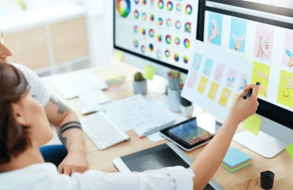 two people debating which web design template to use